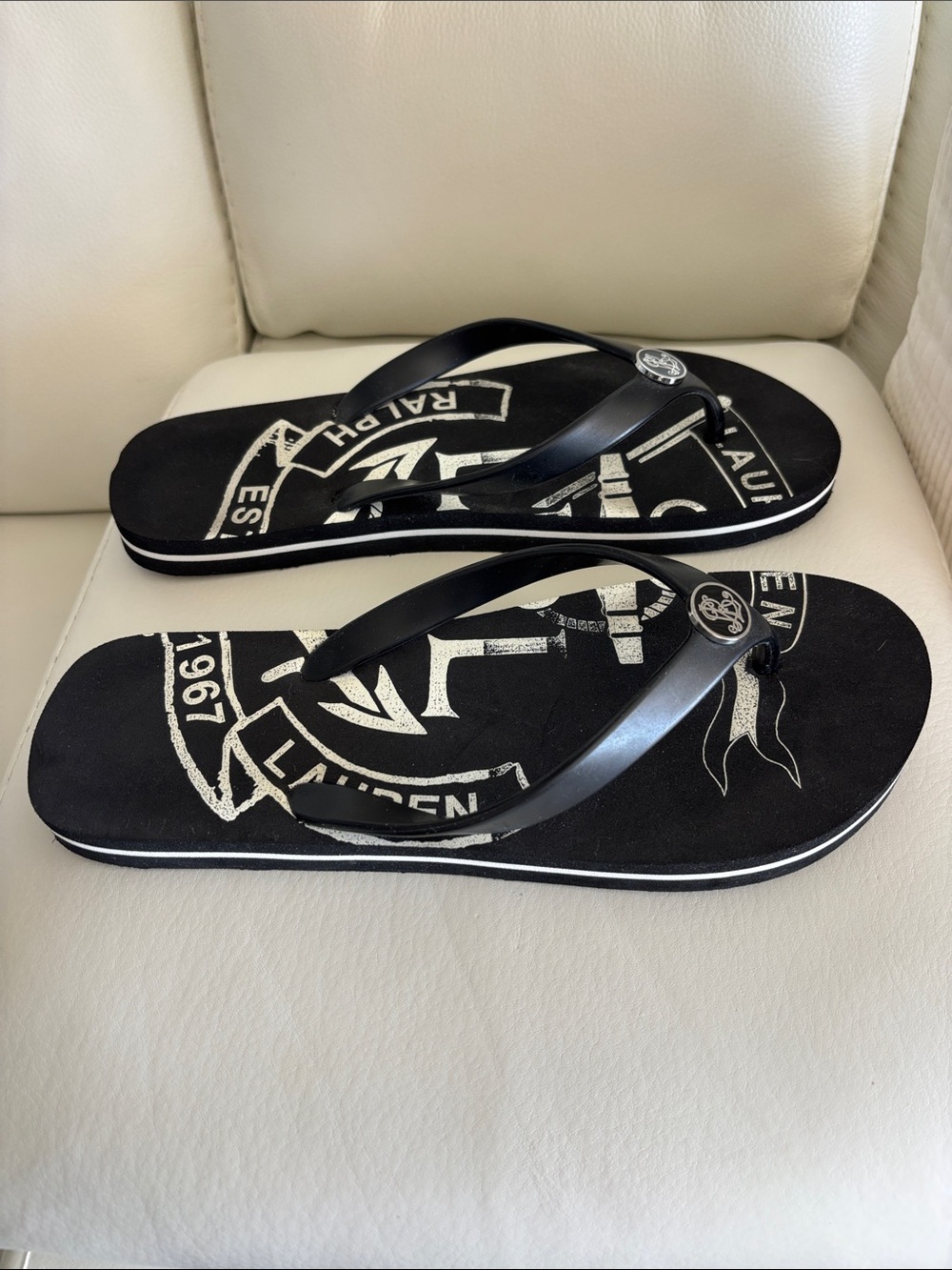 Ralph Lauren Black Flip Flop Sandals with Logo Medallion - Picture 4 of 8